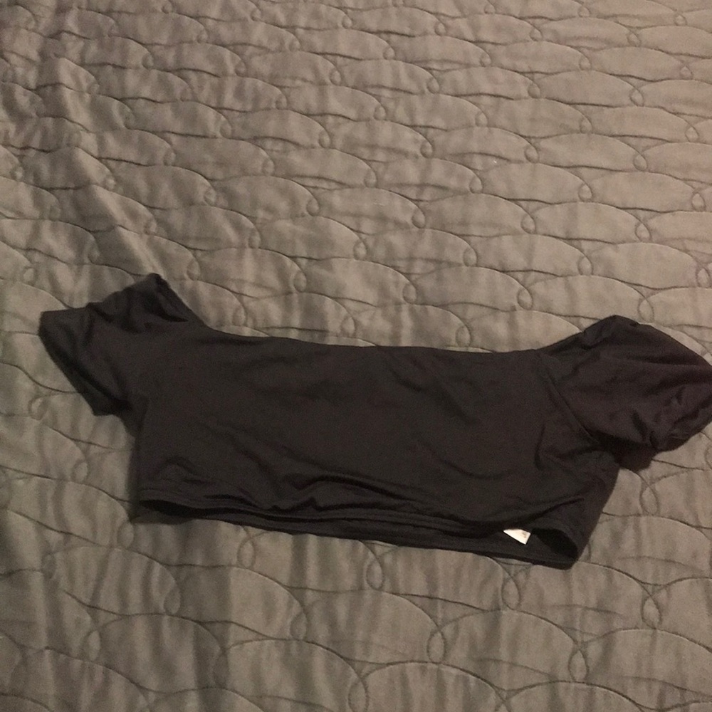 Cutest off shoulder crop top ever size M